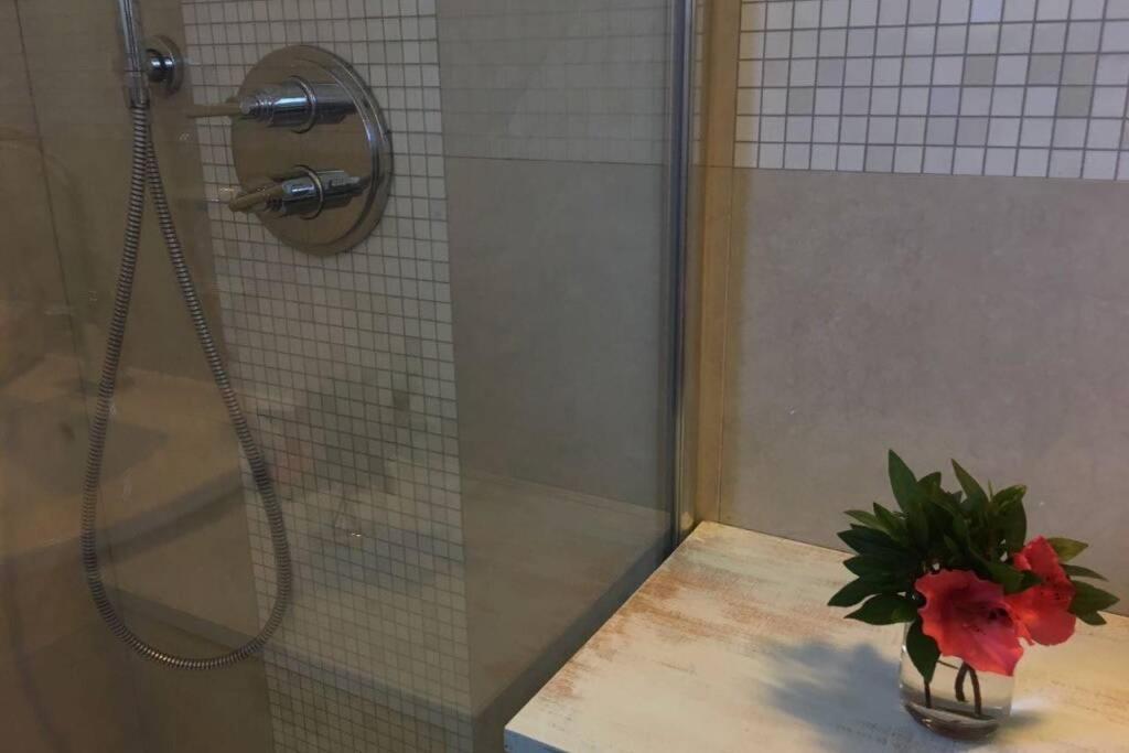 The Comfortable House With Big Pool In The Center Of 메르고초 외부 사진