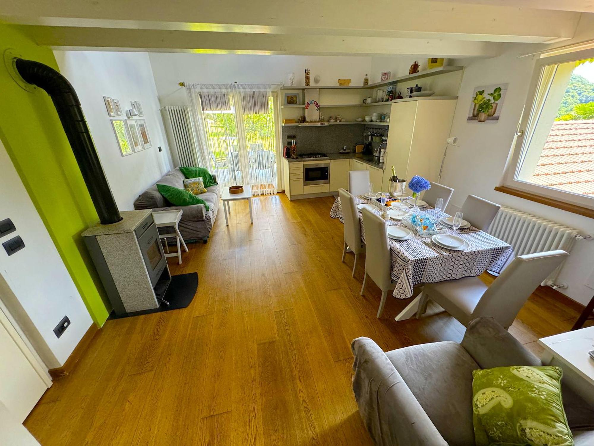 The Comfortable House With Big Pool In The Center Of 메르고초 외부 사진