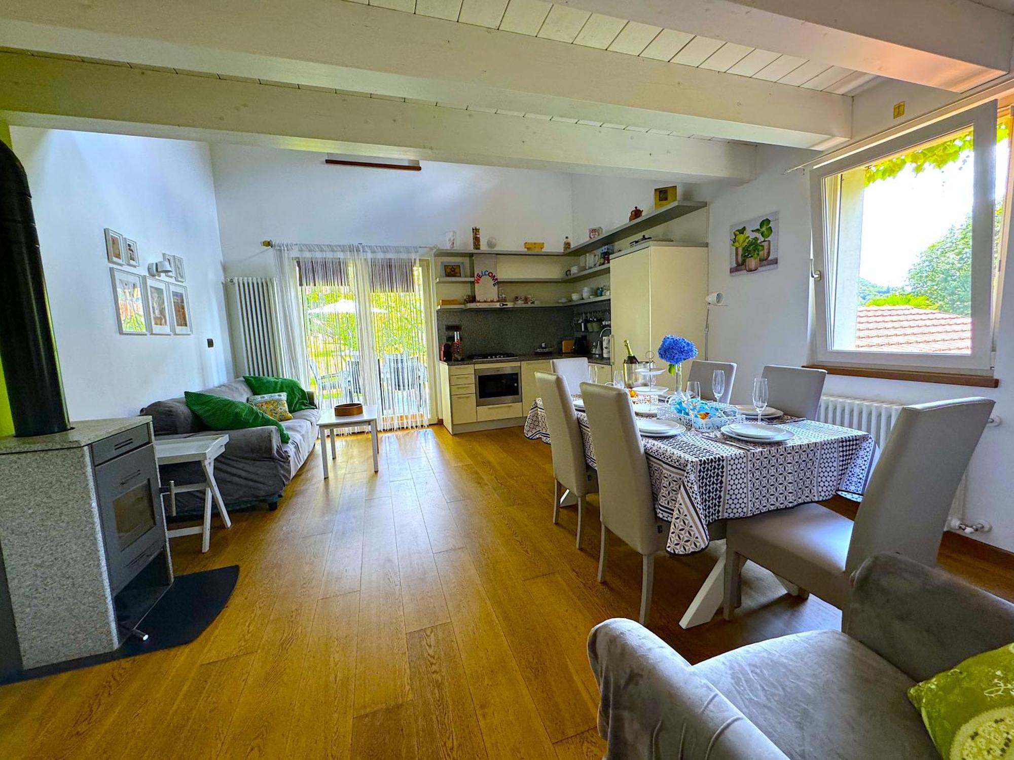 The Comfortable House With Big Pool In The Center Of 메르고초 외부 사진