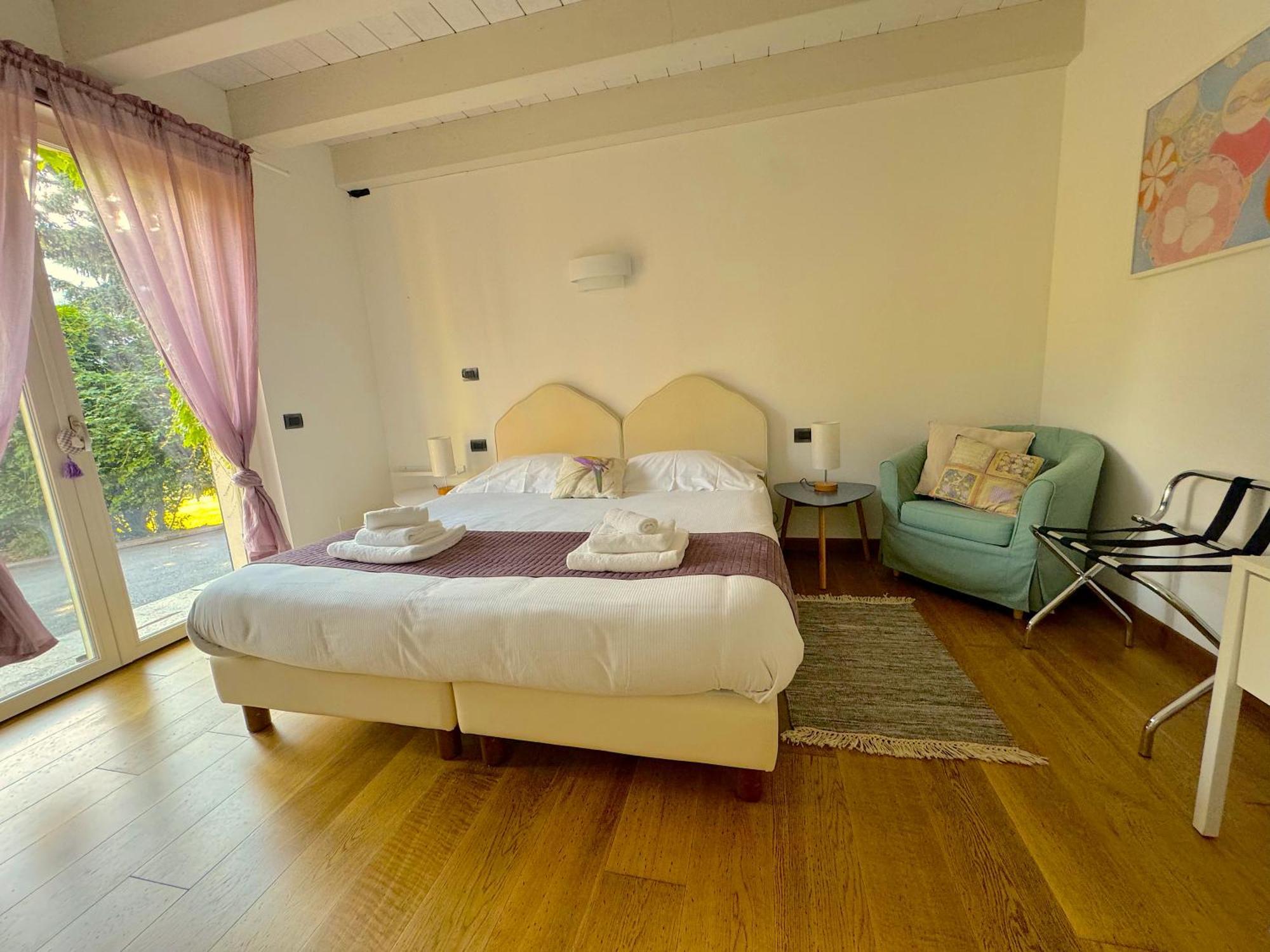 The Comfortable House With Big Pool In The Center Of 메르고초 외부 사진
